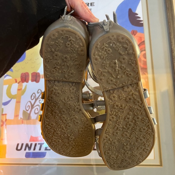 Women's Gray Strappy Sandals Blowfish Malibu Monti Ankle Strap Womens 7.5 - Picture 2 of 5